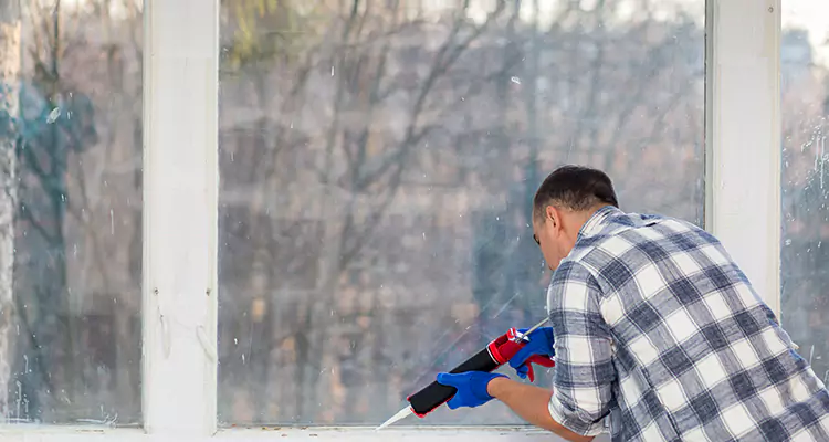 Quality Sliding Shower Door Repair for Closing Issues in University, FL
