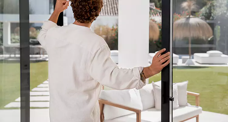 Sliding Screen Door Maintenance for Closing Issues in University, FL
